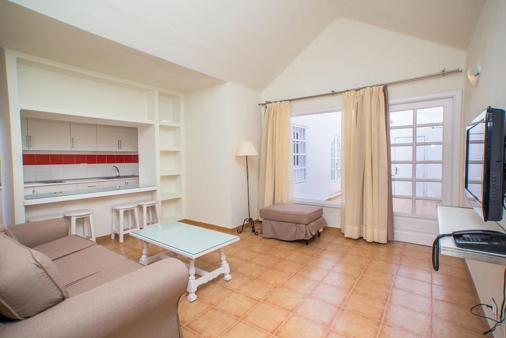 Apartamentos Livvo Las Gaviotas Puerto del Carmen  Extérieur photo
